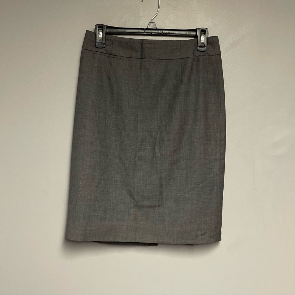 J crew Heather Gray Skirt size 4 100% wool lining zip back